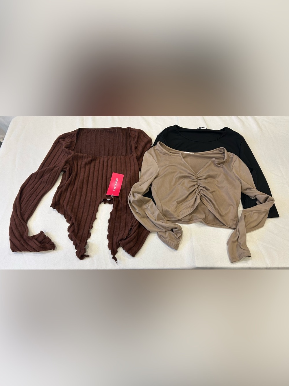 Women’s long sleeve crop bundle - Picture 1 of 7
